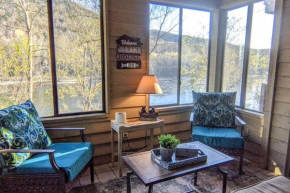 Waterfront Branson Family Condo Less Than 5 Mi to Strip!